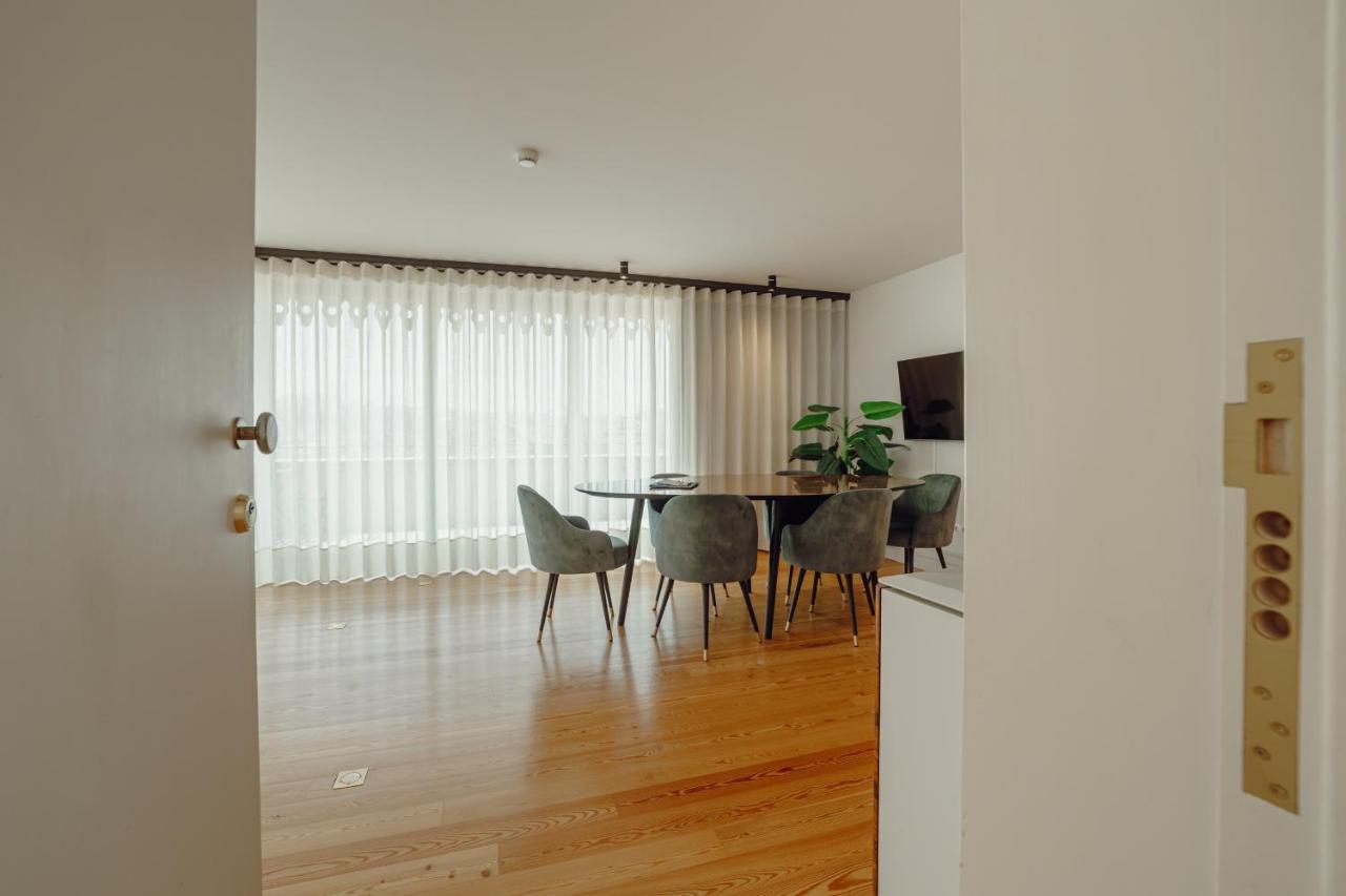 Downtown Penthouse With River View By Vacationy ポルト エクステリア 写真